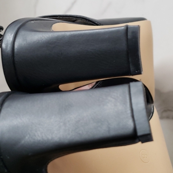 Rilista Leather Ankle Strap Pointed Toe Pumps in Black Size 8 - Picture 8 of 8